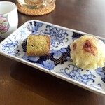 松石 - お茶（忘れ）のフィナンシェとラズベリーのマーラーカオ