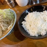 らーめん めんりゅう - ライス大はかなりのボリューム