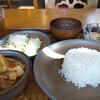 THAI ORCHID RESTAURANT - マッサマンカレーセット税込1150円　チキンメインの甘めカレー、ジャスミンライス、野菜炒め、スープ、デザート、ドリンク付きです♬ジャスミンライス、パラパラで好きです。