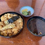 天ぷら 佐久間 - かき揚げ丼（味噌汁とお新香が付きます）