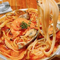 Seafood bar Ermitage 横浜鶴屋町店 - 魚介たっぷり絶望パスタ〜アラビアータ風〜