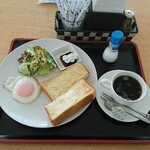 ふれあいサロン つくし - 料理写真:モーニングサービス トーストセット ブレンドコーヒー