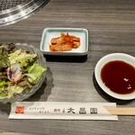 上野太昌園 - Bランチ　サラダ、キムチ