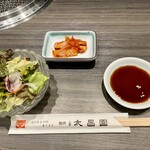 上野太昌園 - Bランチ　サラダ、キムチ