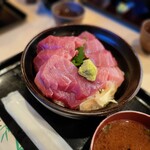 まぐろの鉄人 - 中とろ丼(てんこ盛り), 味噌汁