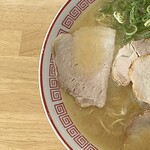 天天,有 - ラーメン大盛り650円コスパ良し　左