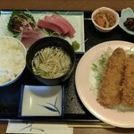 お食事処 大原 - 刺身３点とアジフライ（2）セット1900円税込