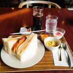 Cafe de LE MANS - アイスコーヒー480円 サービスモーニング サンドウィッチ(週替り)