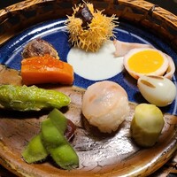 懐石わたなべ - 八寸【後半】
                    ⑧ブロッコリー軸の芥子味噌漬け⑨真鯛の手鞠寿司、広島檸檬果汁掛け⑩ししとう大豆ミート詰め豆乳煮⑪枝豆⑫トマトの味噌漬け