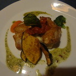 洋食屋ZEN - ④あべ鶏のソテー　ジェノベーゼ（ﾆﾝﾆｸ、ﾊﾞｼﾞﾙ、ﾅｯﾂ、ｱﾝﾁｮﾋﾞ、ｵﾘｰﾌﾞ油）