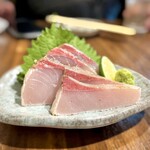 KURODARUMA - ハマチの塩タタキ