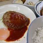ゑびす屋食堂 - ハンバーグと目玉焼き定食770円