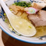 Ramen Kamo Nabe Jumpei - 透き通ったスープ