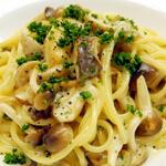 Creamy mushroom and gorgonzola pasta