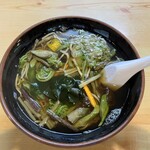 えびすや - 料理写真:山菜そば（税込み１０００円）