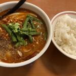 龍興刀削麺舗 - 麻辣刀削麺