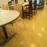 清水鮪食人 - 河岸の市の賑やかさが伝わる店内