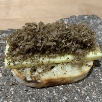 bb9 - 岡山蒜山のジャージー乳の自家製燻製バターとサマートリュフ