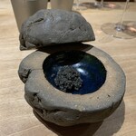 bb9 - キャビアの薪焼き　丹波篠山の市野雅彦さんの器にて