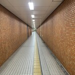 Fumino Sato Matsuzushi - 出口の階段下付近から改札を望んでｵﾘﾏｽｶﾞ。。