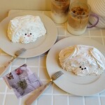 meya cake&coffee shop - ハーフケーキ(犬)とハーフケーキ(猫)、アイスカフェラテ