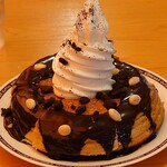 珈琲所コメダ珈琲店 - シロノワール黒いブラックサンダー880円