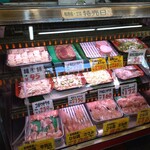 登美や精肉店 - 店内