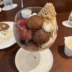 カカオティエゴカン - 栗がゴロゴロ入ったパフェの中身