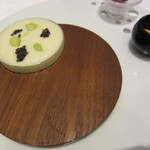 ア・ニュ ルトゥルヴェ・ヴー - 枝豆のムース キャビア添え