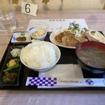 定食屋とんとん - 生姜焼き定食(普通盛り)