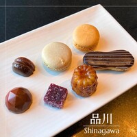 DINING & BAR TABLE 9 TOKYO - 