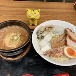 Gyokai Tsukemen Uneri - 魚介つけ麺海鮮盛り　1,150円(税込)