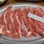 遠野食肉センター - 別オーダーのカルビ。