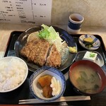 歩留食 - ロースカツ定食1,300円