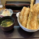 食事処　みしまや - あなご天丼、味噌汁、サラダに香の物、冷奴付き