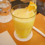 カリフォルニアレストラン - オレンジとライムのフレッシュジュース