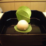 京懐石 吉泉 - 手造りの和菓子。