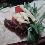 モンカジ - チキンケバブのトルティーヤ巻き（880円）