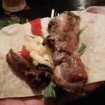 モンカジ - チキンケバブのトルティーヤ巻き（880円）