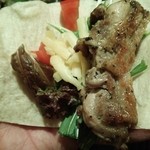 モンカジ - チキンケバブのトルティーヤ巻き（880円）