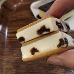 六花亭 札幌本店 - 冷凍したマルセイバターサンドの味がしました笑