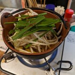 池袋っ子居酒屋 俺たちのとりとん - おつまみ上もつ鍋