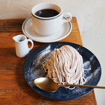 All Seasons Coffee - モンブランプリン（800円） 本日のコーヒー（400円）