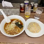 Fukuya Ramen Ten - お昼限定メニュー
                        　半チャーハン&あっさり醤油ラーメン