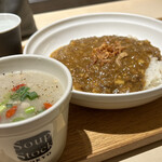 Soup Stock Tokyo - 無花果チャツネのキーマカレーと參鶏湯