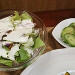 キッチン ブルー グローブ - サラダ、お新香のアップ