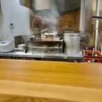 しんのすけ - 黒むつ & ぶりかま(他のお客さんオーダー)・炭焼き中