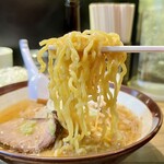 すみれ - 「味噌ラーメン」の麺
            2023年10月7日