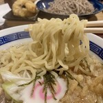 Ramen Taki - ややちぢれた平打ち麺