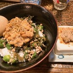 タイニーカフェ - 納豆丼煮卵付き・冷奴